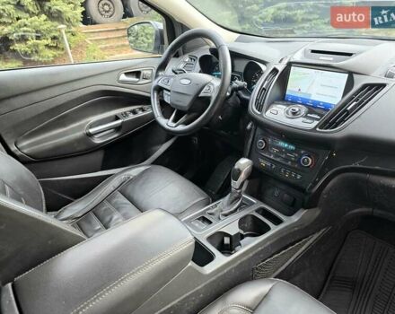 Черный Форд Эскейп, объемом двигателя 2 л и пробегом 110 тыс. км за 7800 $, фото 15 на Automoto.ua