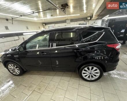 Черный Форд Эскейп, объемом двигателя 2 л и пробегом 88 тыс. км за 17000 $, фото 7 на Automoto.ua