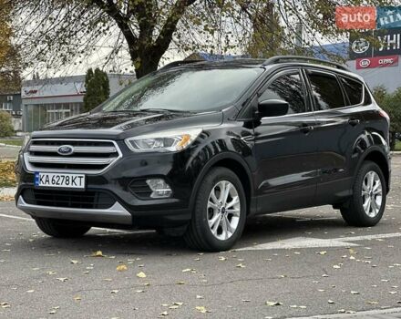 Форд Эскейп 2017 в Киеве на Automoto.ua Черный Форд Эскейп, объемом двигателя 1.5 л и пробегом 88 тыс. км за 11990 $, фото 7 на Automoto.ua