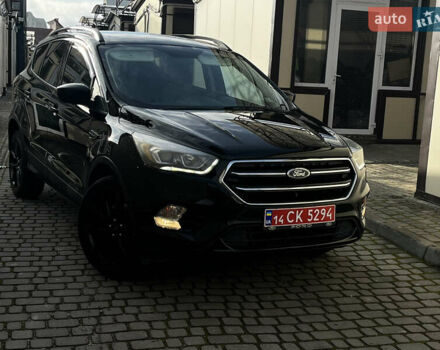 Черный Форд Эскейп, объемом двигателя 1.5 л и пробегом 151 тыс. км за 11990 $, фото 1 на Automoto.ua