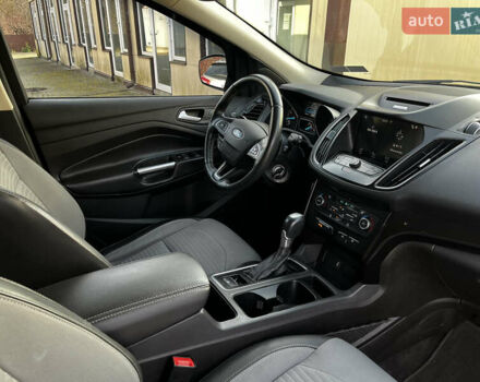 Черный Форд Эскейп, объемом двигателя 1.5 л и пробегом 151 тыс. км за 11990 $, фото 58 на Automoto.ua