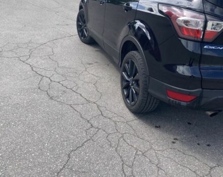 Черный Форд Эскейп, объемом двигателя 2 л и пробегом 105 тыс. км за 14600 $, фото 2 на Automoto.ua