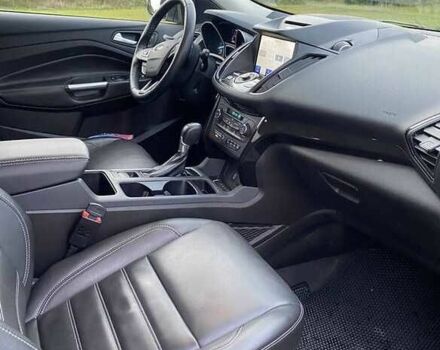 Черный Форд Эскейп, объемом двигателя 2 л и пробегом 165 тыс. км за 9500 $, фото 6 на Automoto.ua