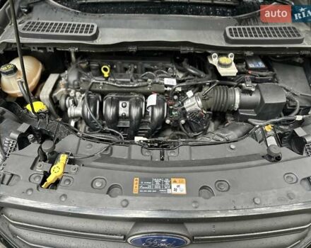 Черный Форд Эскейп, объемом двигателя 2.49 л и пробегом 137 тыс. км за 12400 $, фото 14 на Automoto.ua