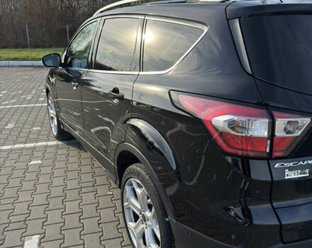 Черный Форд Эскейп, объемом двигателя 2 л и пробегом 33 тыс. км за 17000 $, фото 9 на Automoto.ua