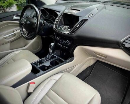 Черный Форд Эскейп, объемом двигателя 2 л и пробегом 134 тыс. км за 8400 $, фото 17 на Automoto.ua