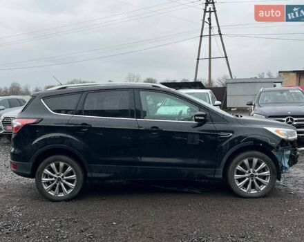 Черный Форд Эскейп, объемом двигателя 2 л и пробегом 194 тыс. км за 9600 $, фото 3 на Automoto.ua