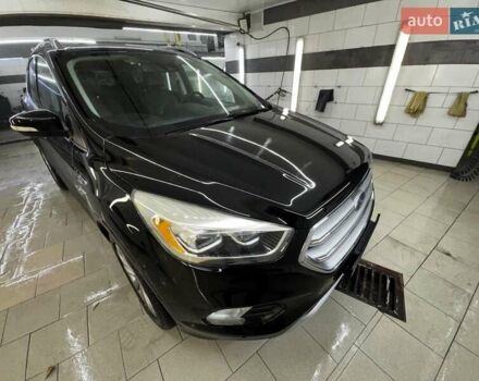 Черный Форд Эскейп, объемом двигателя 2 л и пробегом 88 тыс. км за 17000 $, фото 2 на Automoto.ua