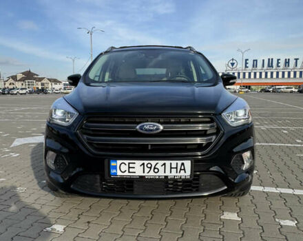 Черный Форд Эскейп, объемом двигателя 2 л и пробегом 33 тыс. км за 17000 $, фото 1 на Automoto.ua