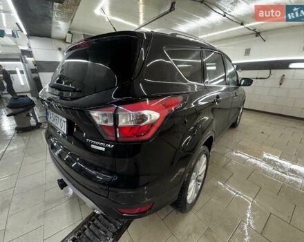 Черный Форд Эскейп, объемом двигателя 2 л и пробегом 88 тыс. км за 17000 $, фото 4 на Automoto.ua