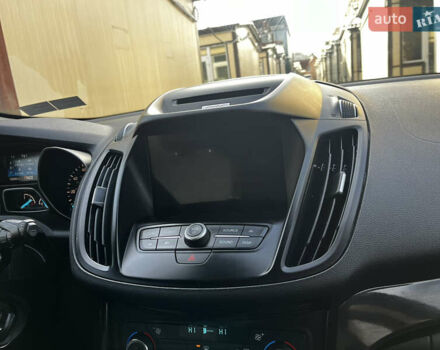 Черный Форд Эскейп, объемом двигателя 1.5 л и пробегом 151 тыс. км за 11990 $, фото 60 на Automoto.ua