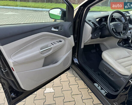 Черный Форд Эскейп, объемом двигателя 2 л и пробегом 33 тыс. км за 17000 $, фото 12 на Automoto.ua