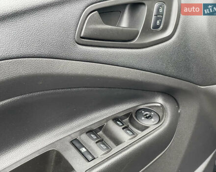 Черный Форд Эскейп, объемом двигателя 2.5 л и пробегом 197 тыс. км за 13000 $, фото 42 на Automoto.ua