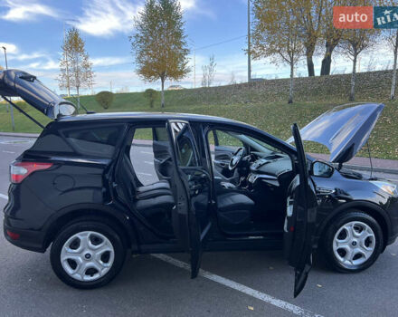 Форд Эскейп 2017 в Киеве на Automoto.ua Черный Форд Эскейп, объемом двигателя 2.5 л и пробегом 98 тыс. км за 13500 $, фото 23 на Automoto.ua