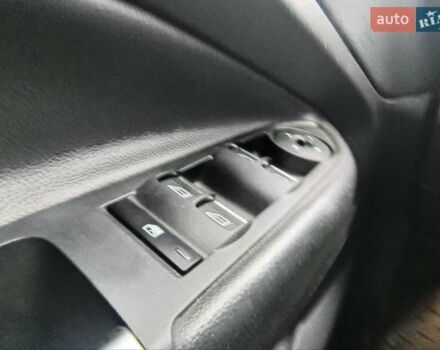 Черный Форд Эскейп, объемом двигателя 2 л и пробегом 232 тыс. км за 10000 $, фото 23 на Automoto.ua