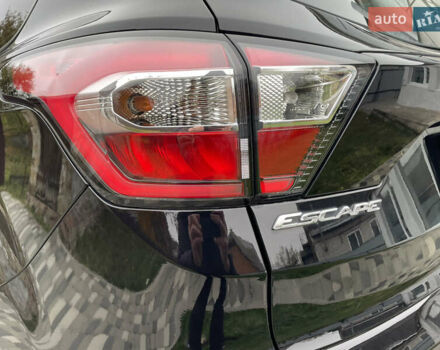 Черный Форд Эскейп, объемом двигателя 2.5 л и пробегом 197 тыс. км за 13000 $, фото 31 на Automoto.ua