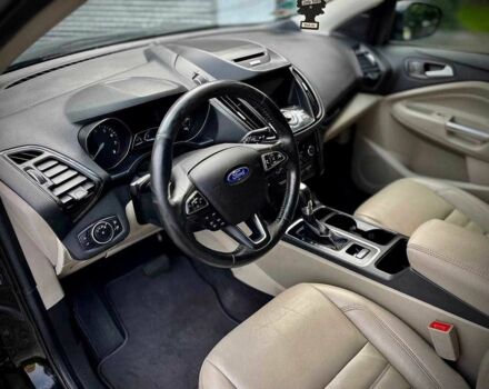 Черный Форд Эскейп, объемом двигателя 2 л и пробегом 134 тыс. км за 8400 $, фото 10 на Automoto.ua