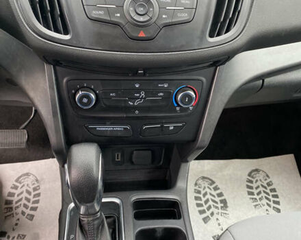 Черный Форд Эскейп, объемом двигателя 2.5 л и пробегом 188 тыс. км за 10900 $, фото 11 на Automoto.ua