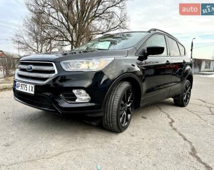 Чорний Форд Ескейп, об'ємом двигуна 2 л та пробігом 83 тис. км за 16900 $, фото 1 на Automoto.ua