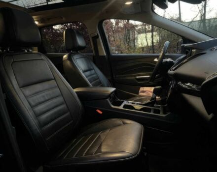 Черный Форд Эскейп, объемом двигателя 2 л и пробегом 64 тыс. км за 8600 $, фото 9 на Automoto.ua