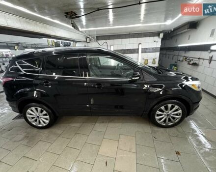 Черный Форд Эскейп, объемом двигателя 2 л и пробегом 88 тыс. км за 17000 $, фото 3 на Automoto.ua