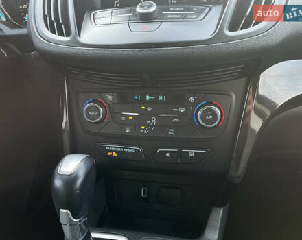 Черный Форд Эскейп, объемом двигателя 1.5 л и пробегом 151 тыс. км за 11990 $, фото 59 на Automoto.ua