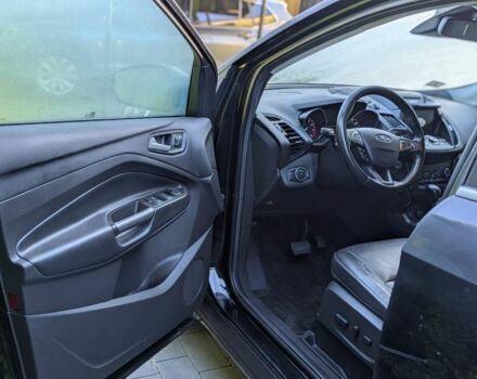 Чорний Форд Ескейп, об'ємом двигуна 1.5 л та пробігом 200 тис. км за 11900 $, фото 5 на Automoto.ua