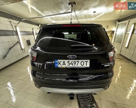 Черный Форд Эскейп, объемом двигателя 2 л и пробегом 88 тыс. км за 17000 $, фото 5 на Automoto.ua