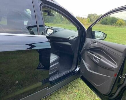 Черный Форд Эскейп, объемом двигателя 2 л и пробегом 165 тыс. км за 9500 $, фото 5 на Automoto.ua