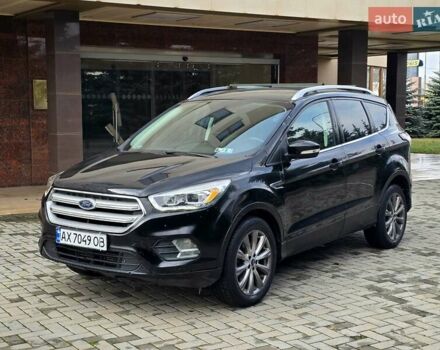 Черный Форд Эскейп, объемом двигателя 2 л и пробегом 110 тыс. км за 7800 $, фото 1 на Automoto.ua