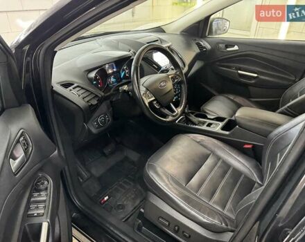 Черный Форд Эскейп, объемом двигателя 2 л и пробегом 88 тыс. км за 17000 $, фото 10 на Automoto.ua