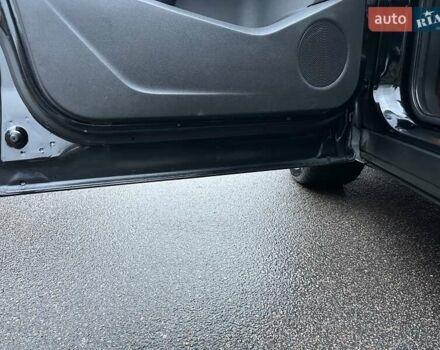 Черный Форд Эскейп, объемом двигателя 2.49 л и пробегом 137 тыс. км за 12400 $, фото 30 на Automoto.ua