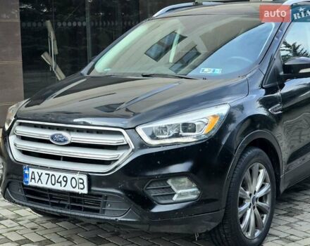 Черный Форд Эскейп, объемом двигателя 2 л и пробегом 110 тыс. км за 7800 $, фото 2 на Automoto.ua