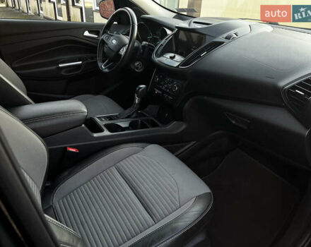 Черный Форд Эскейп, объемом двигателя 1.5 л и пробегом 151 тыс. км за 11990 $, фото 57 на Automoto.ua