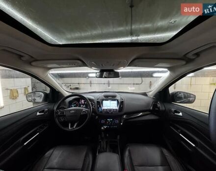 Черный Форд Эскейп, объемом двигателя 2 л и пробегом 88 тыс. км за 17000 $, фото 15 на Automoto.ua