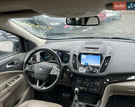 Черный Форд Эскейп, объемом двигателя 2 л и пробегом 194 тыс. км за 9600 $, фото 18 на Automoto.ua