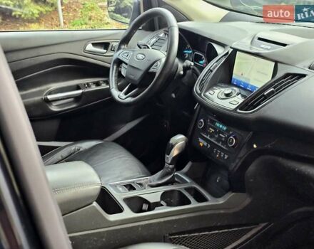 Черный Форд Эскейп, объемом двигателя 2 л и пробегом 110 тыс. км за 7800 $, фото 14 на Automoto.ua