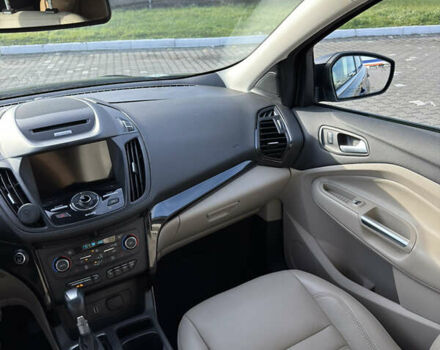 Черный Форд Эскейп, объемом двигателя 2 л и пробегом 33 тыс. км за 17000 $, фото 32 на Automoto.ua