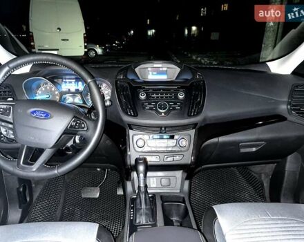 Чорний Форд Ескейп, об'ємом двигуна 2 л та пробігом 83 тис. км за 16900 $, фото 28 на Automoto.ua