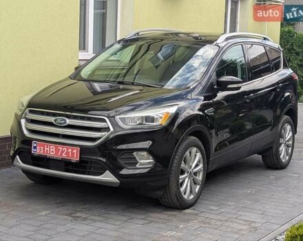 Черный Форд Эскейп, объемом двигателя 1.5 л и пробегом 147 тыс. км за 12999 $, фото 2 на Automoto.ua