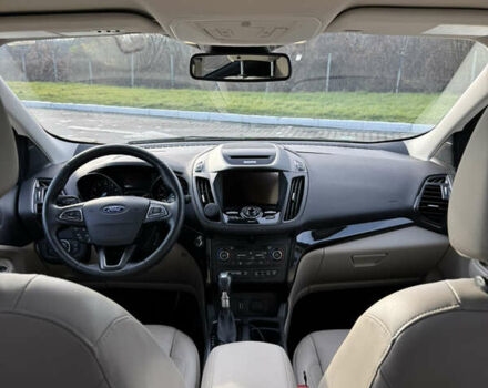 Черный Форд Эскейп, объемом двигателя 2 л и пробегом 33 тыс. км за 17000 $, фото 30 на Automoto.ua