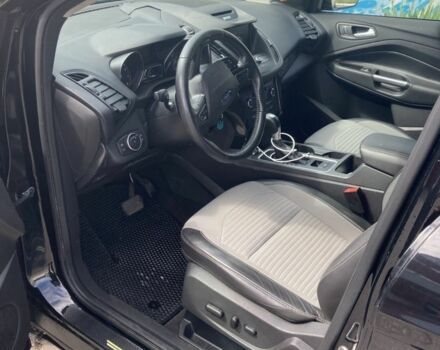 Черный Форд Эскейп, объемом двигателя 2 л и пробегом 105 тыс. км за 14600 $, фото 5 на Automoto.ua