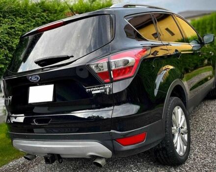 Черный Форд Эскейп, объемом двигателя 2 л и пробегом 134 тыс. км за 8400 $, фото 2 на Automoto.ua