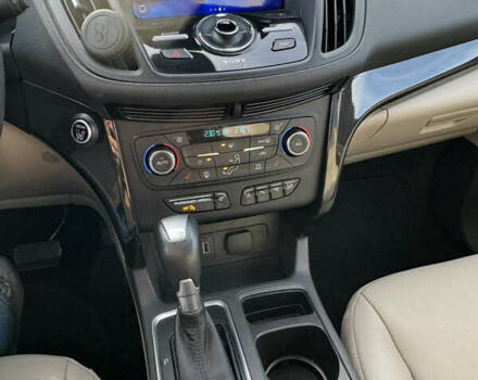 Черный Форд Эскейп, объемом двигателя 2 л и пробегом 33 тыс. км за 17000 $, фото 40 на Automoto.ua