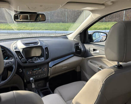 Черный Форд Эскейп, объемом двигателя 2 л и пробегом 33 тыс. км за 17000 $, фото 38 на Automoto.ua