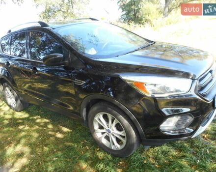 Форд Эскейп 2017 в Пирятине на Automoto.ua Черный Форд Эскейп, объемом двигателя 1.5 л и пробегом 122 тыс. км за 12880 $, фото 2 на Automoto.ua