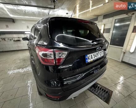 Черный Форд Эскейп, объемом двигателя 2 л и пробегом 88 тыс. км за 17000 $, фото 6 на Automoto.ua