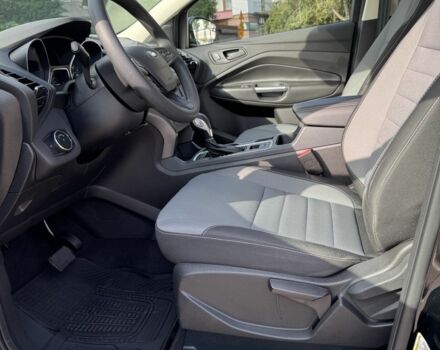 Черный Форд Эскейп, объемом двигателя 0 л и пробегом 83 тыс. км за 17000 $, фото 6 на Automoto.ua