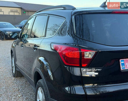 Черный Форд Эскейп, объемом двигателя 1.5 л и пробегом 147 тыс. км за 12600 $, фото 11 на Automoto.ua