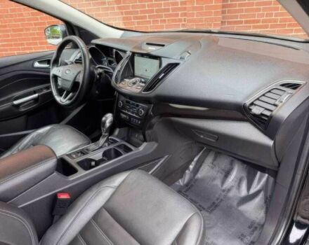 Черный Форд Эскейп, объемом двигателя 2 л и пробегом 99 тыс. км за 3500 $, фото 17 на Automoto.ua